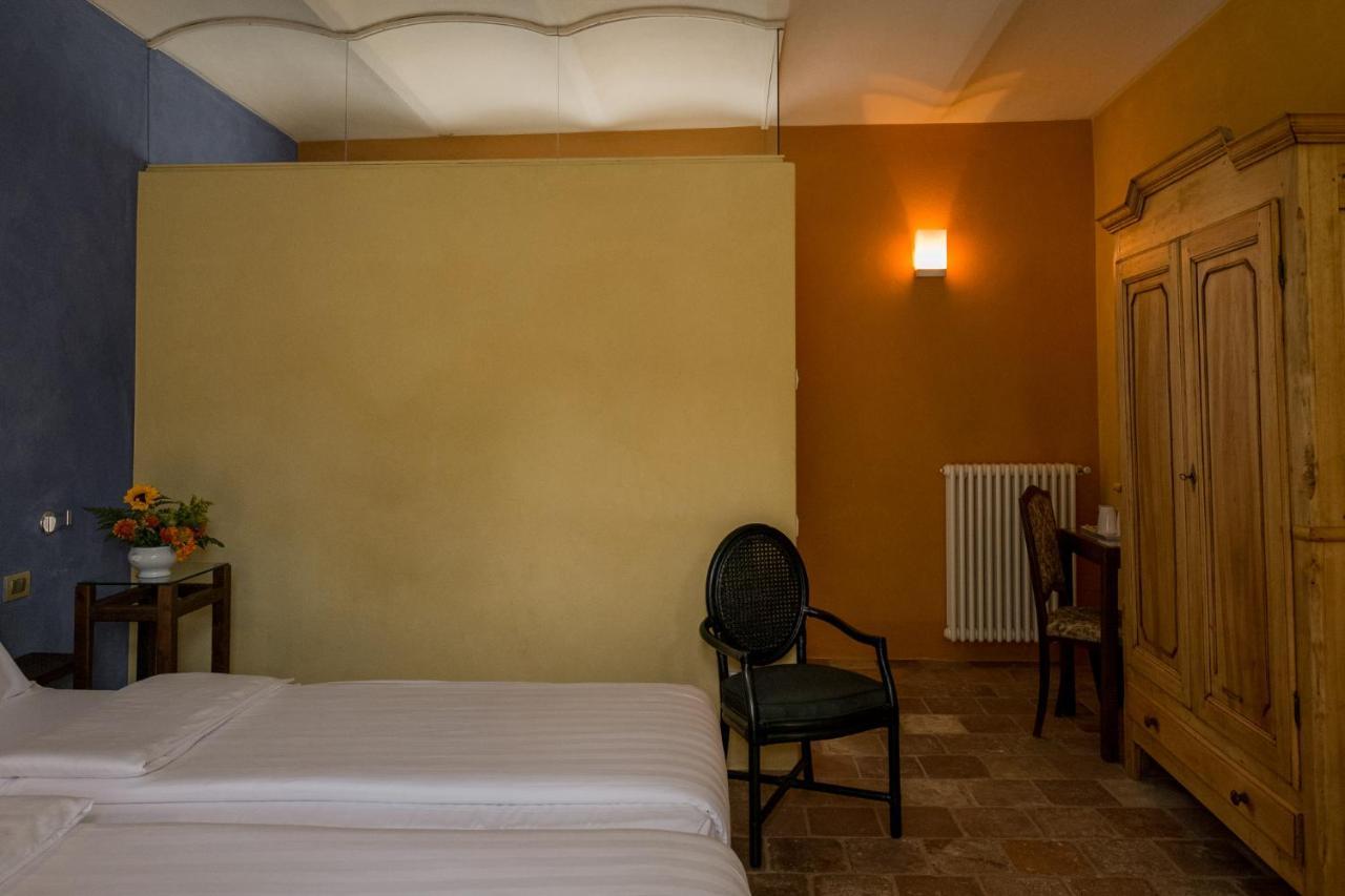 Albergo Real Castello Verduno Exteriör bild