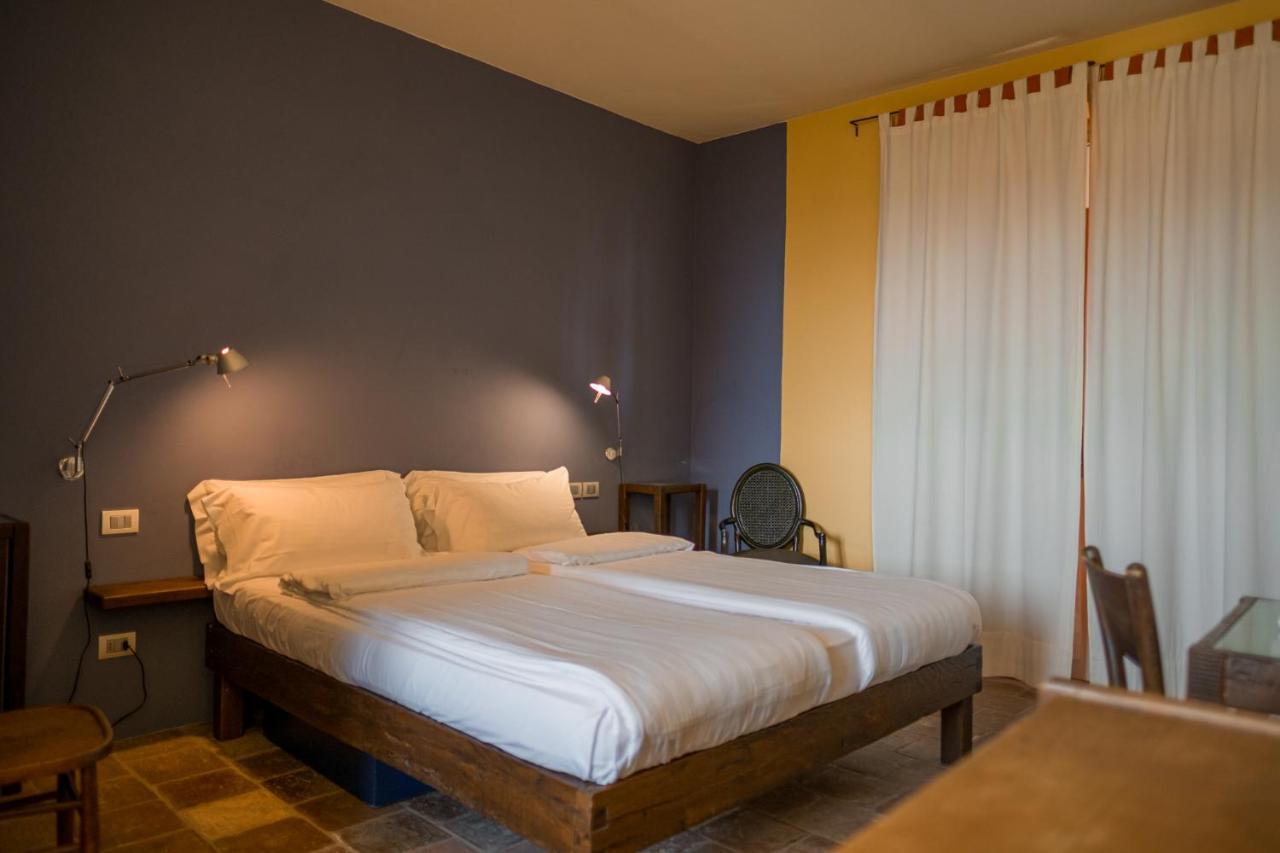 Albergo Real Castello Verduno Exteriör bild